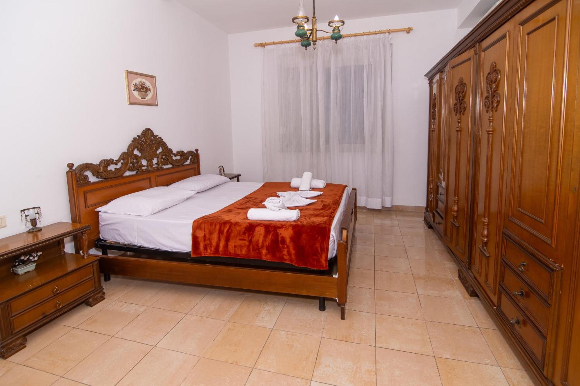 Vintage Blloku Apartment Tirana Eksteriør billede