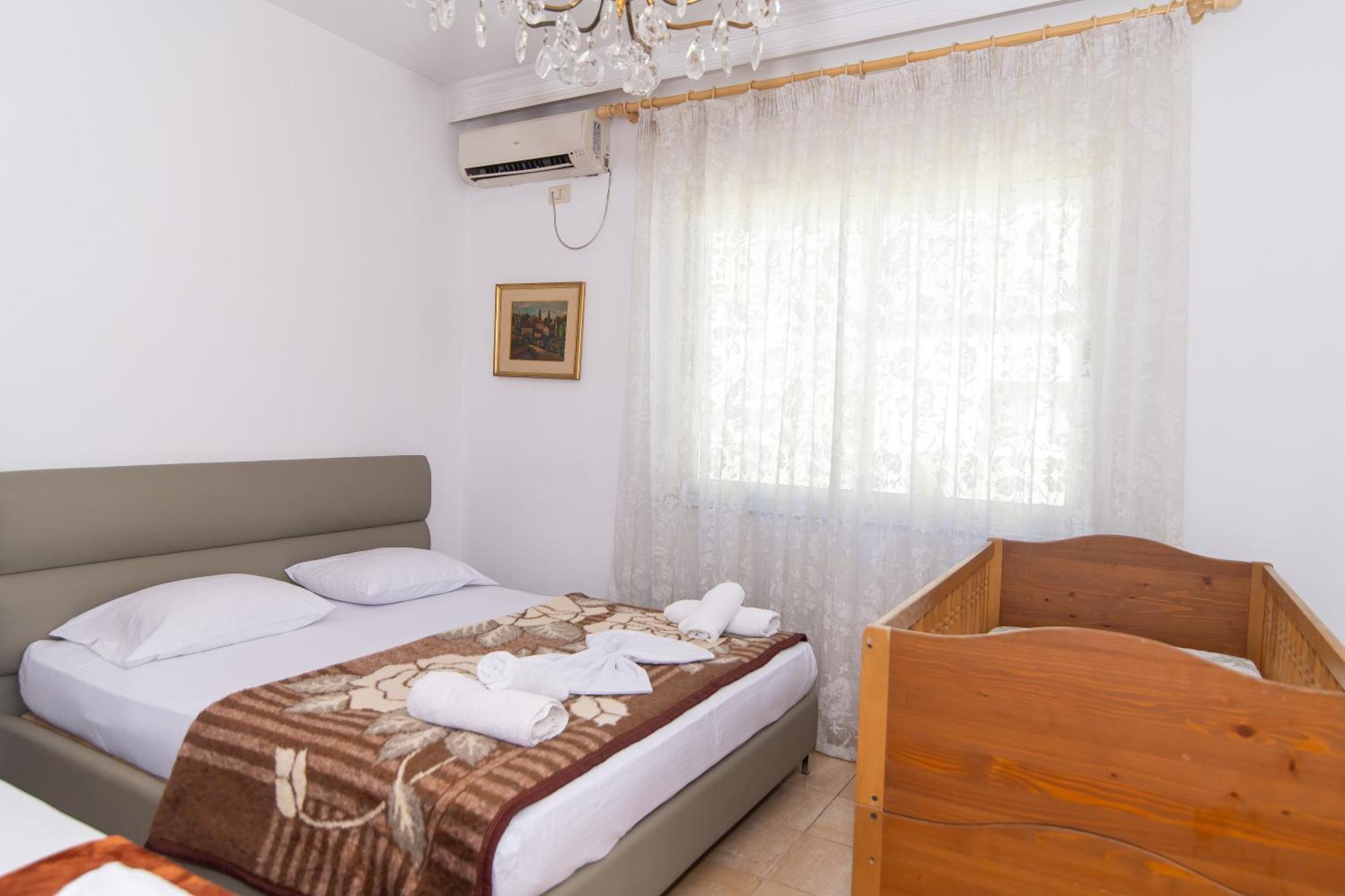 Vintage Blloku Apartment Tirana Eksteriør billede